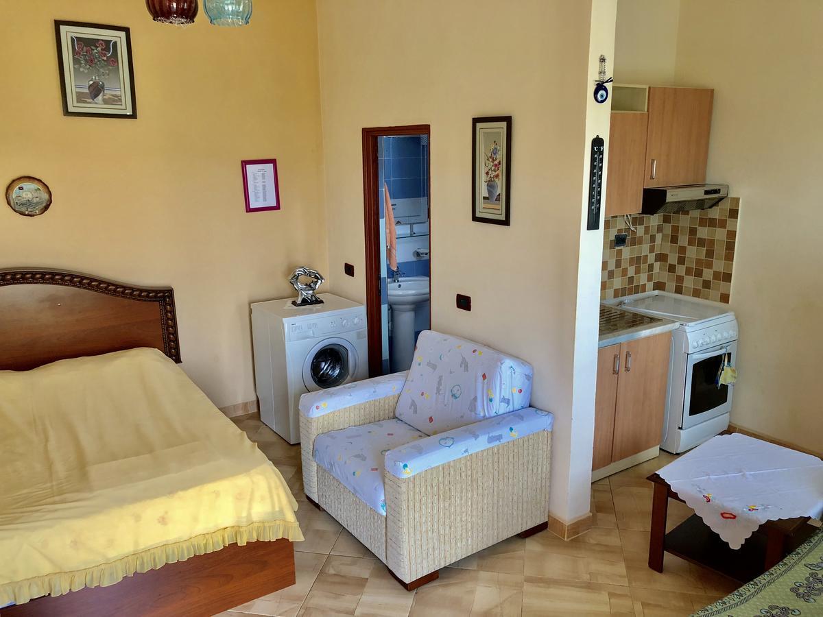 Ponari Apartments Rrotull Kültér fotó